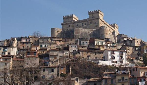 Celano dominato dal Castello